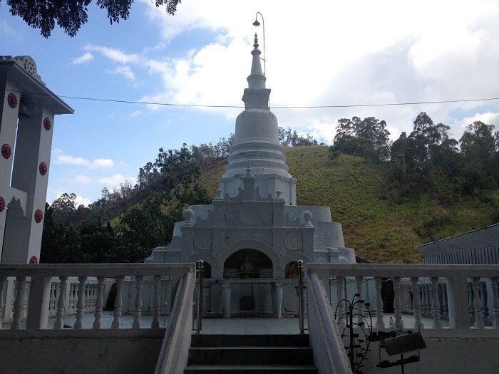 haputale dhowa rock Temple1