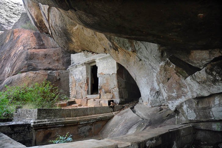 mihintale royal rock cave 2 for attractions