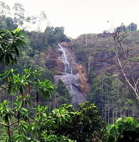 nakkawita falls
